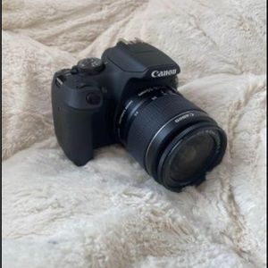 Camera- Canon EOS T7